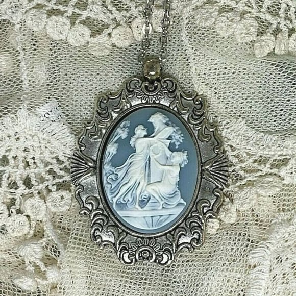 Renaissance Victorian blue Grecian Ladies Garden Cameo Silver Necklace - Picture 7 of 7